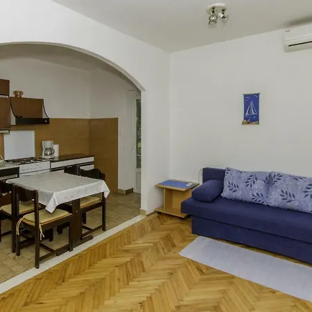 Holiday 193569 Apartman